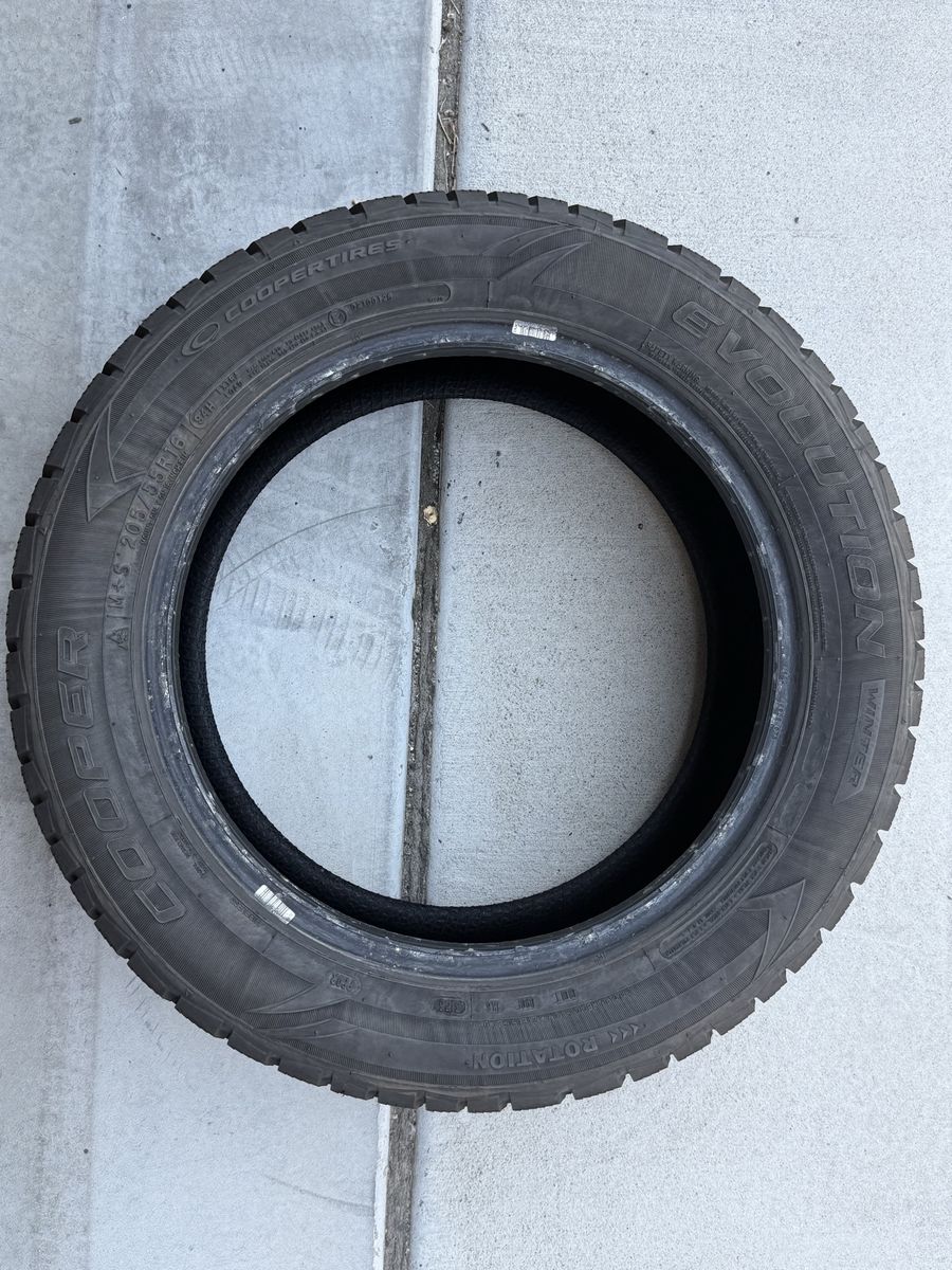 Cooper Evolution Winter Tire 205/55R16 94H M+S