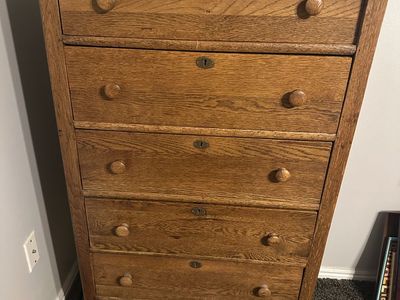 Vintage Solid Oak Tall Dresser 5-Drawer Chest with Wood Knobs and Keyholes