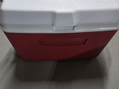 Rubbermaid Red & White Cooler - Classic Portable Ice Chest for Drinks & Food 48 qt.
we have 2 of them.