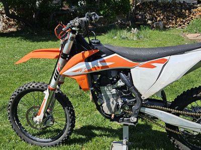 2020 KTM 450 SXF Dirt Bike