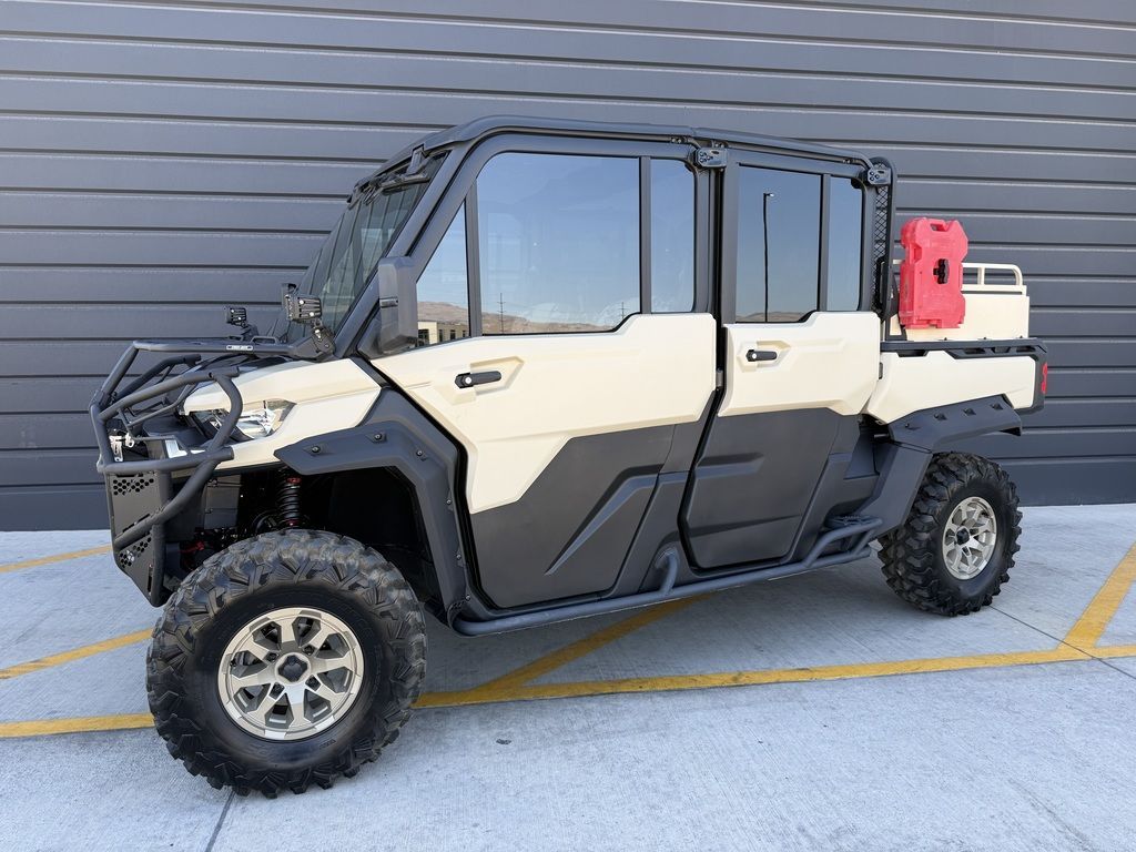 2025 Can-Am® Defender MAX Limited HD10 Desert Tan & Stealth Black