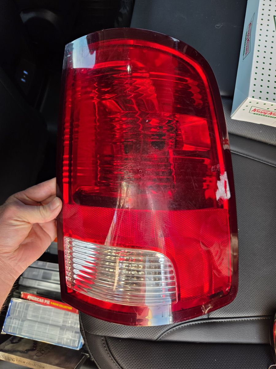 1 dodge ram tail light