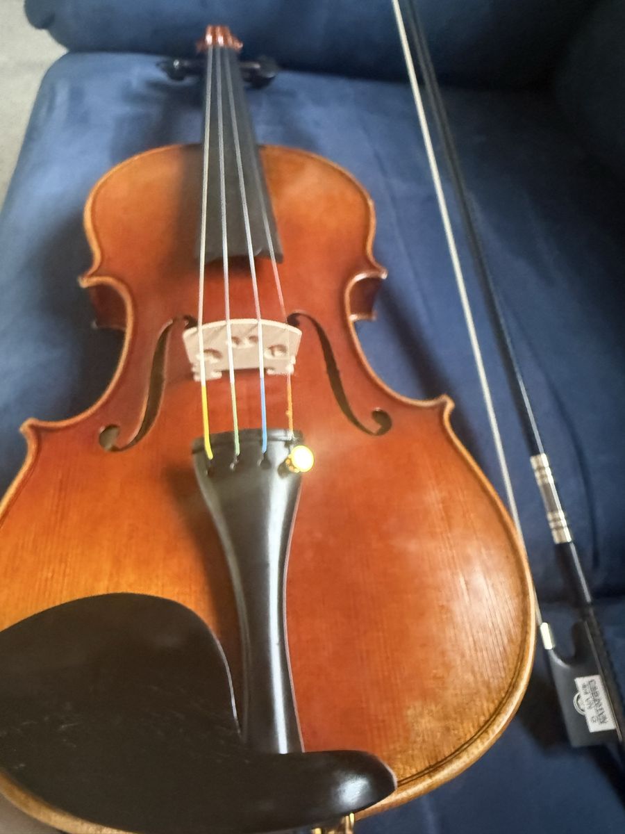 Violin with Bow - Full-Size String Instrument