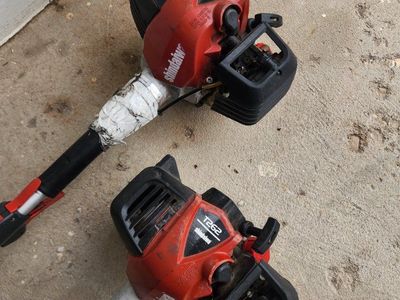 Shindaiwa T262 Trimmer/Weed Eaters - Set of 2, Red/Black