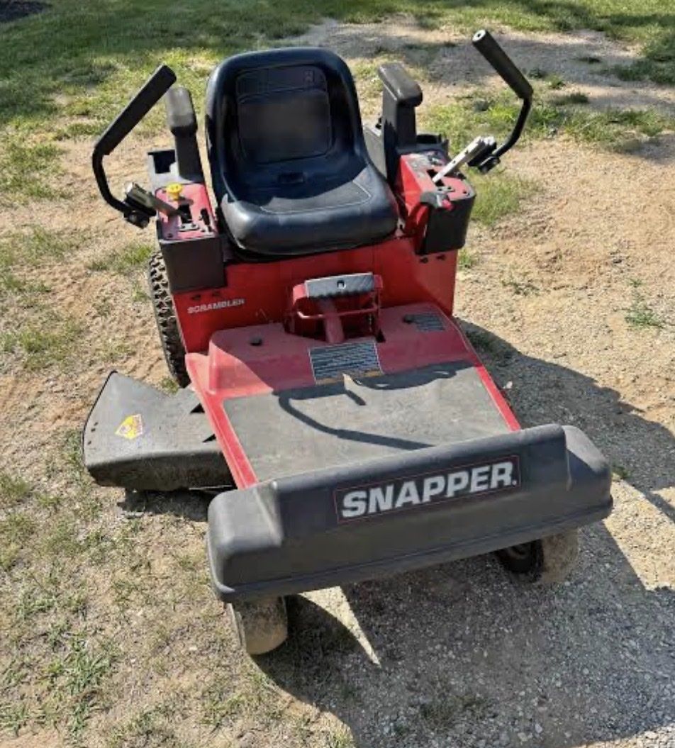 Snapper zero turn riding mower