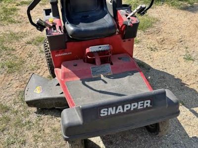 Snapper zero turn riding mower