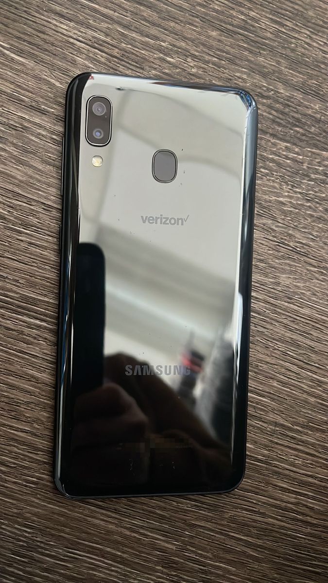 Samsung Galaxy A20- 32GB Unlocked