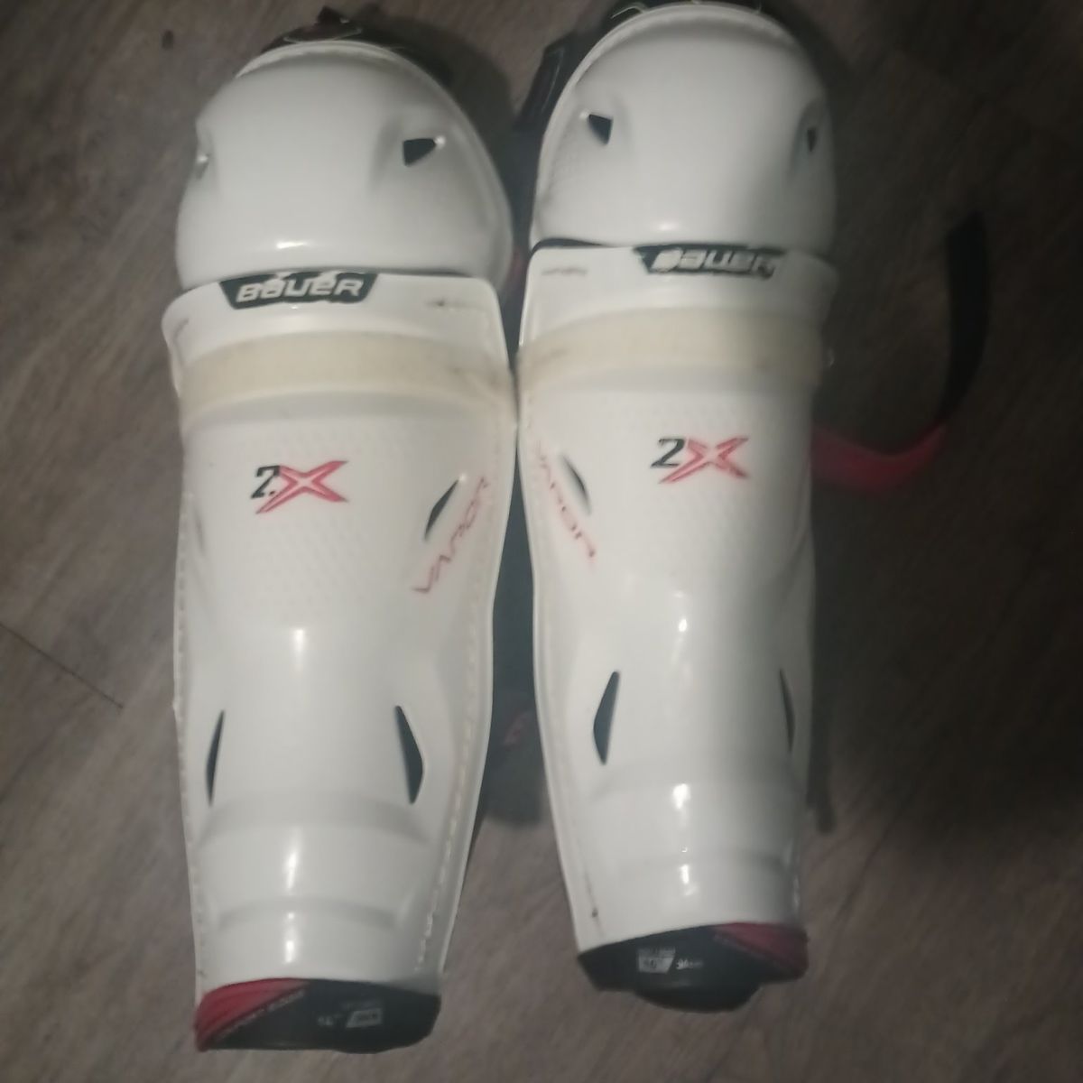 Bauer 2X Vapor Shin Gaurds