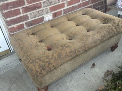 FREE Tufted bench