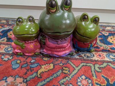 Vintage frog planter