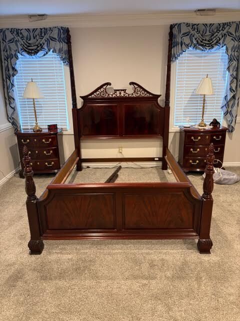 Elegant QUEEN SIZE bedroom frame and headboard and foot board