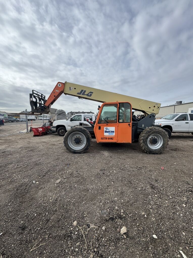 Forklift Telehandler Rental: 2011 JLG G9-43A