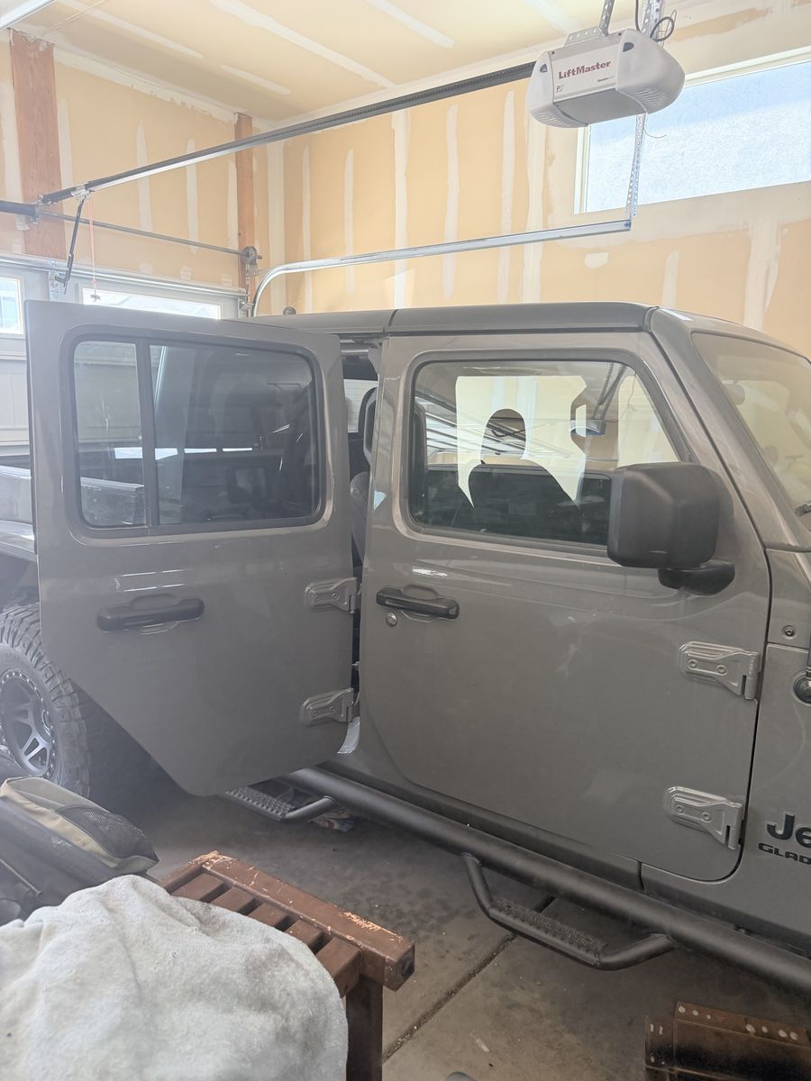 2020 Jeep Gladiator Sport Doors