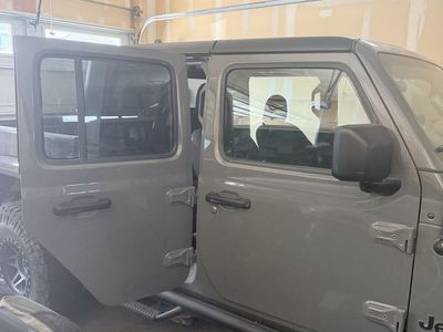 2020 Jeep Gladiator Sport Doors