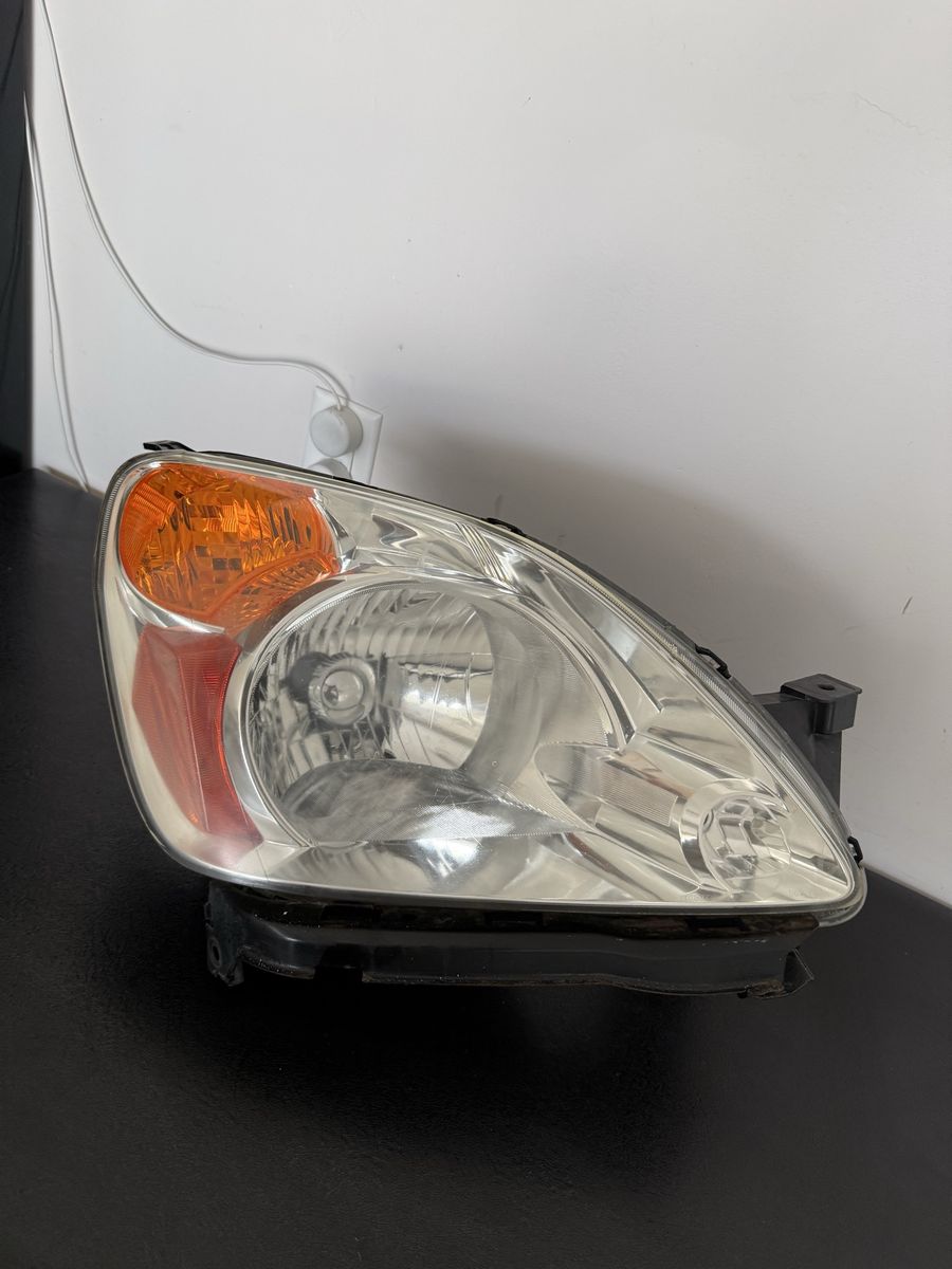 2002-2004 Honda CR-V Right Passenger Side Headlight Assembly