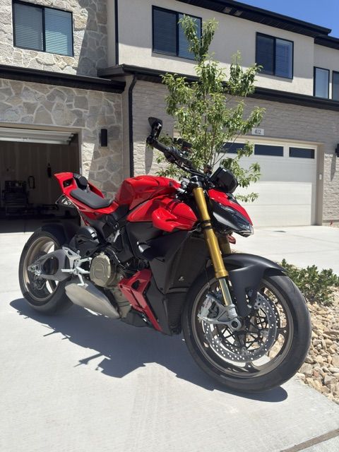 2025 Ducati Streetfighter V4s *Save Thousands Over New*