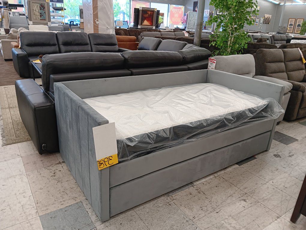 Daybed with Trundle