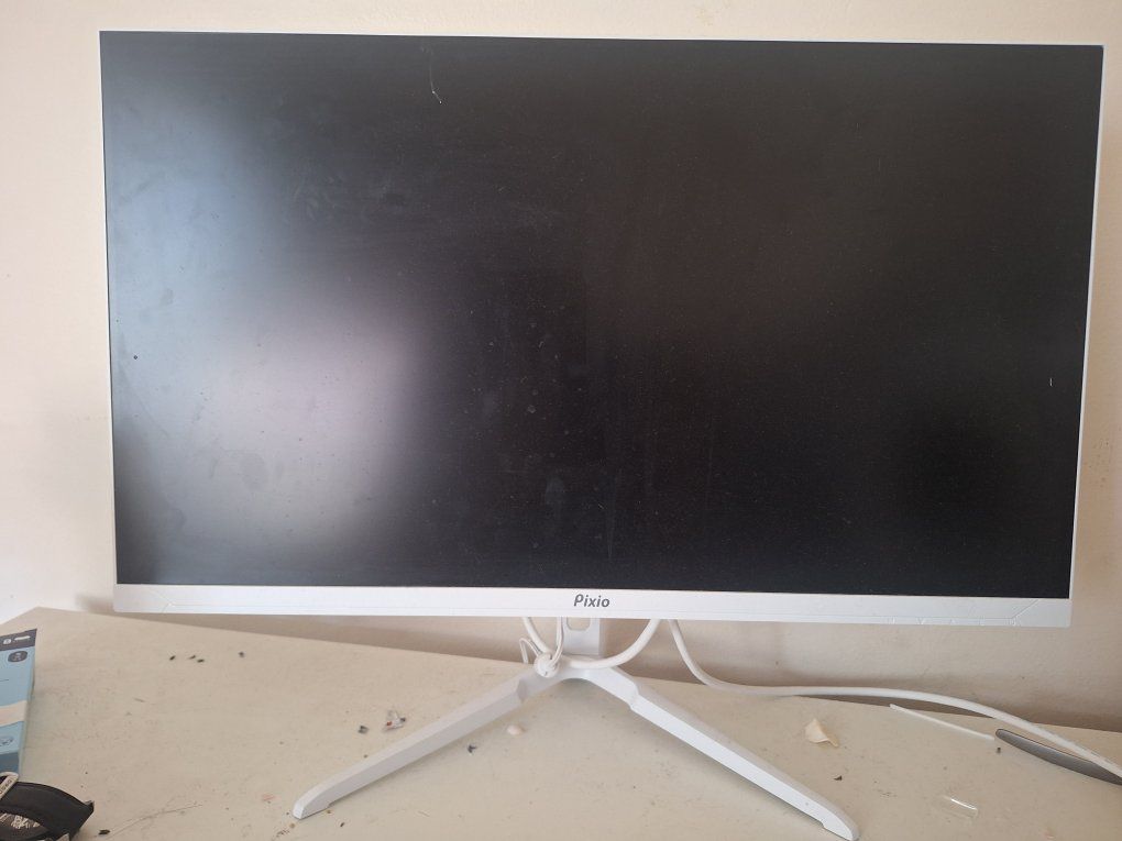 Pixio White Computer Monitor