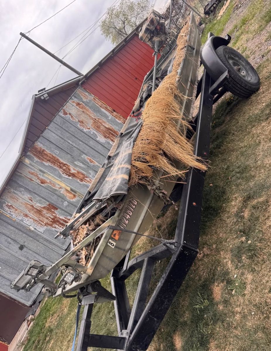 1436 Lowe Jon Boat