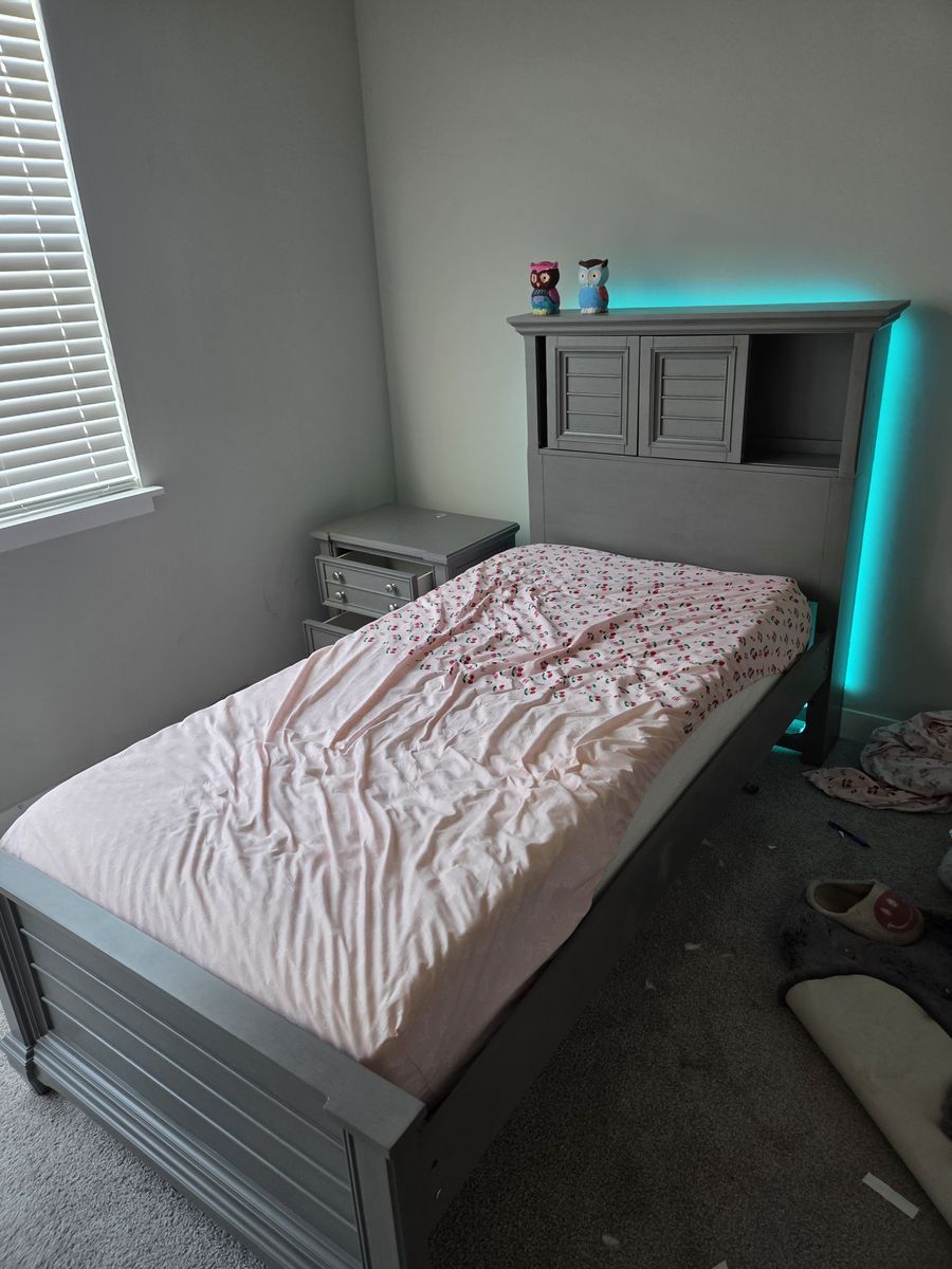 Twin bedroom set