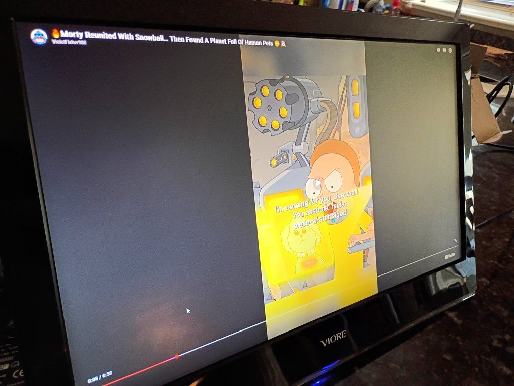 22" 12 volt TV/Monitor with mount.