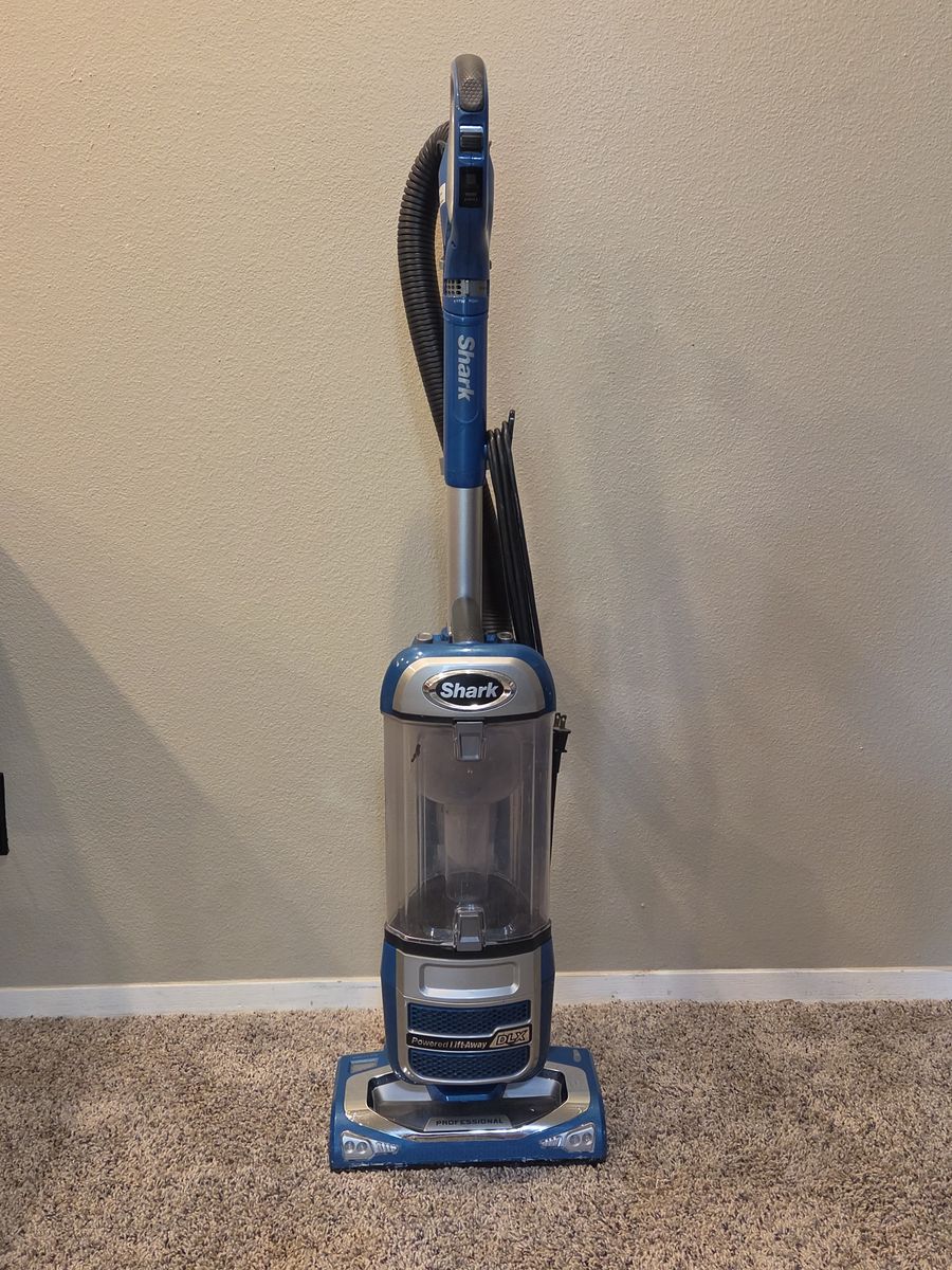 Shark Professional Powered Lift-Away DLX Vacuum - New Filters