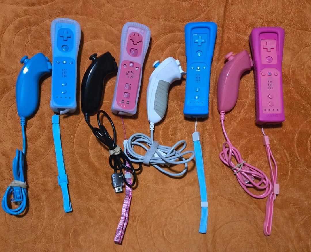 Wii controller & nunchuck $15 a pair! Trades considered!