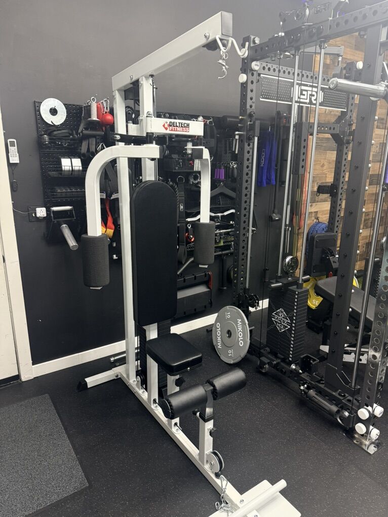 Deltech Fitness Ultimate Lat Pull Down Machine