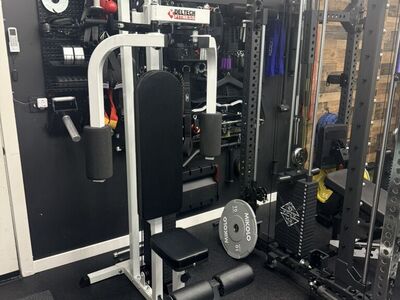 Deltech Fitness Ultimate Lat Pull Down Machine