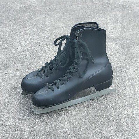 Brookfield Size 8.5-9.5 Figure Ice Skates Skating