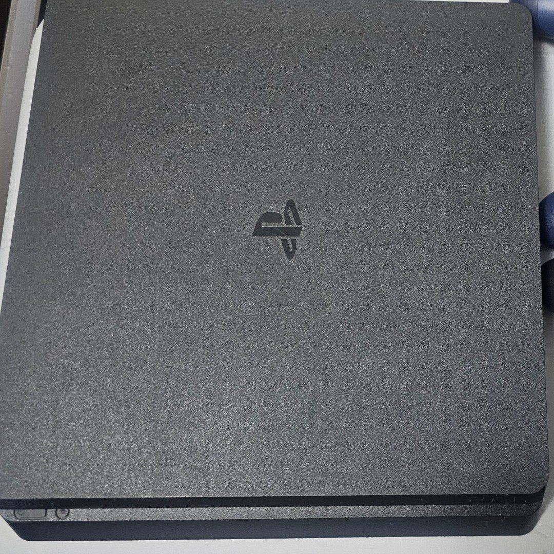 PS4 Slim