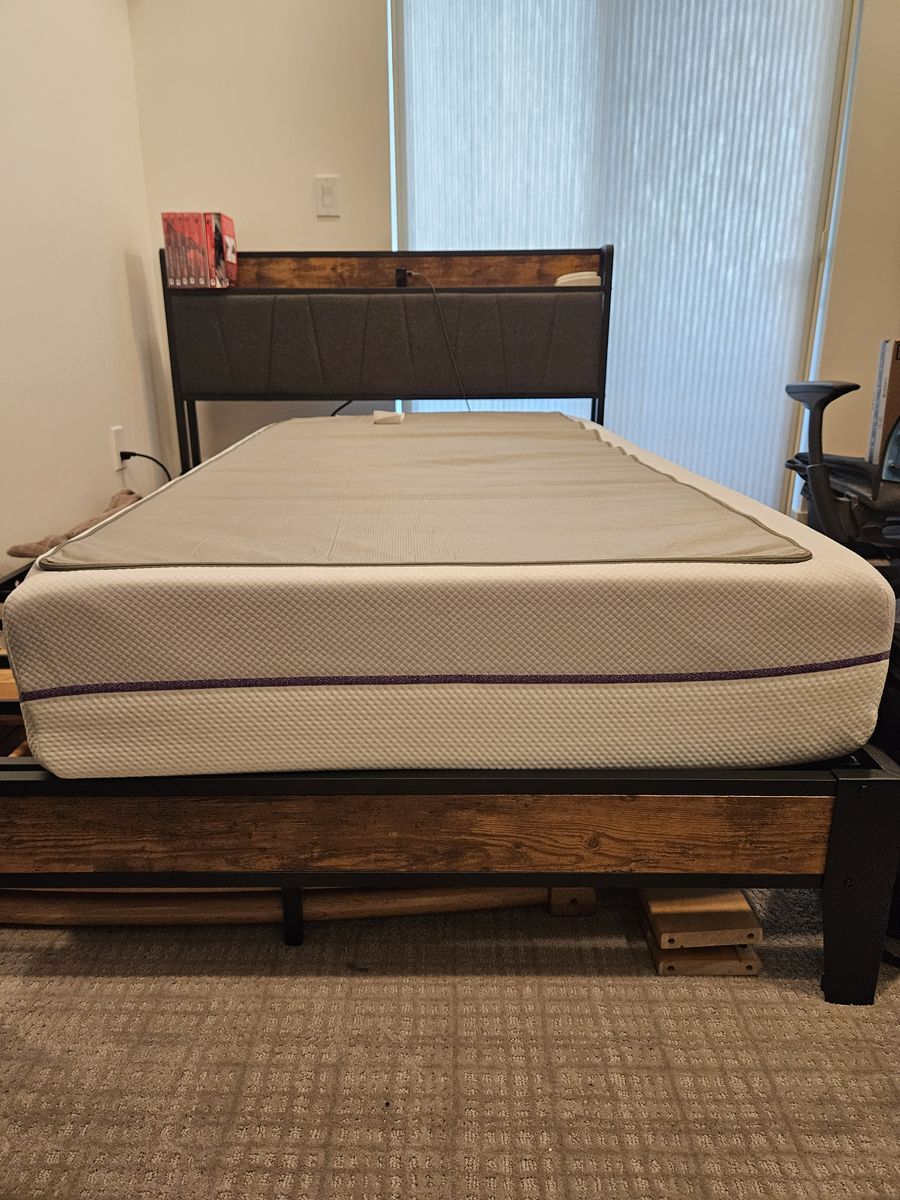 PURPLE Twin Mattress: Excellent Condition