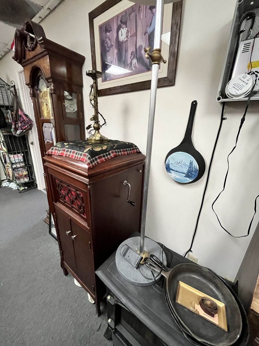 Main image 7