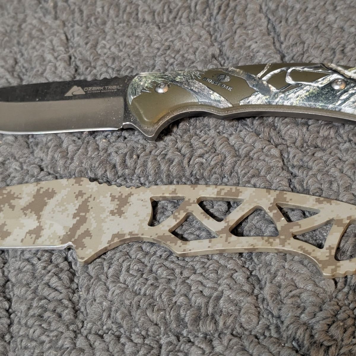 double pack Ozark knife set .