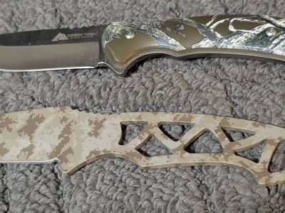 double pack Ozark knife set .