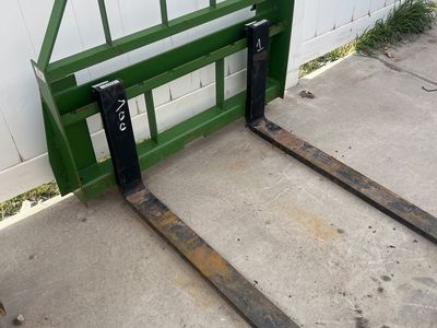 John Deere Forks