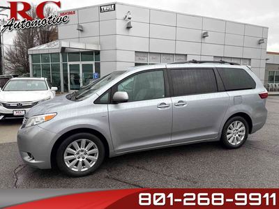 2017 TOYOTA SIENNA XLE Premium 7-Passenger