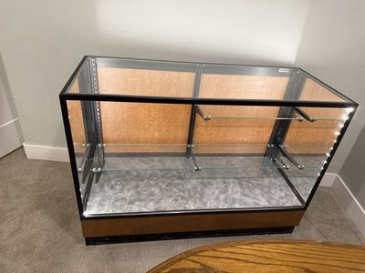 Commercial DisplaY Case