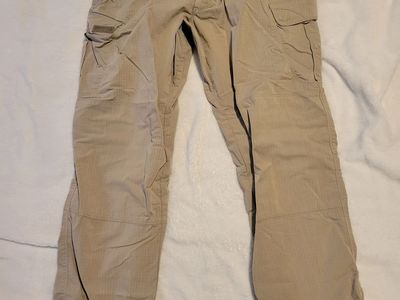 5 pairs of 5.11 Tactical Stryke pants khaki pants (size 34x32)