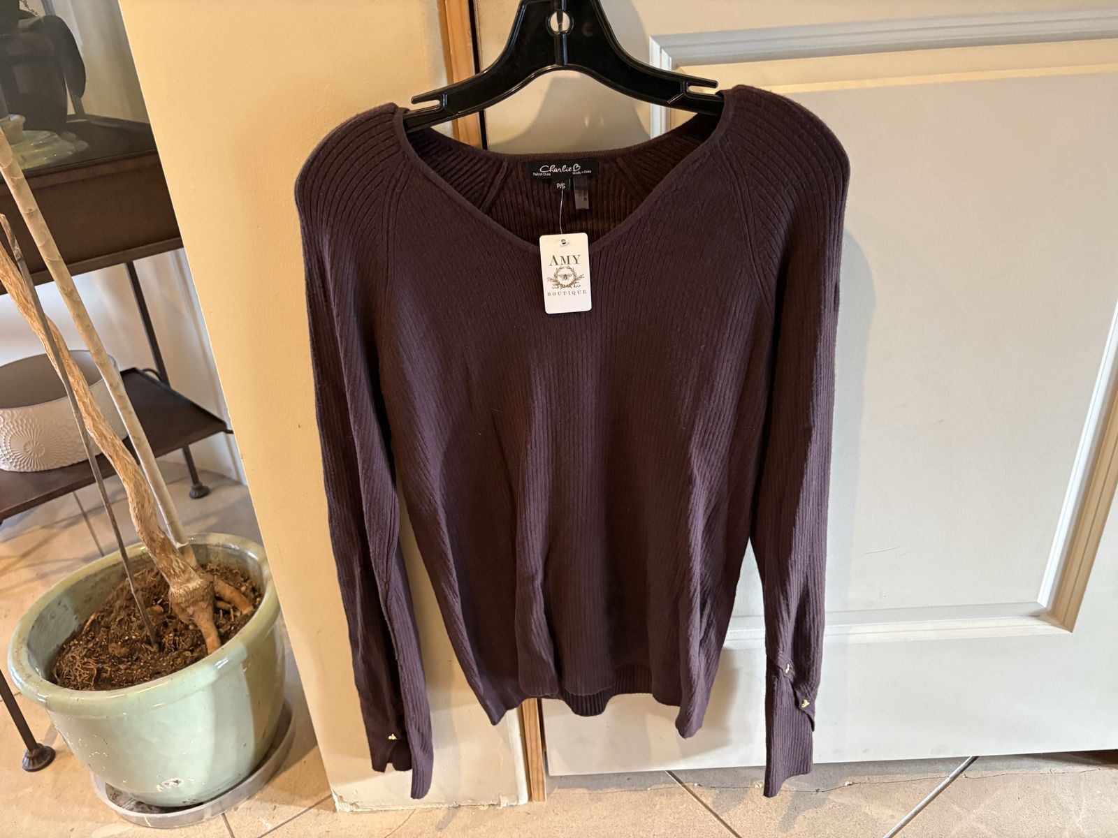 New Dark Brown Sweater w/ Hearts in Sleeves Sz S