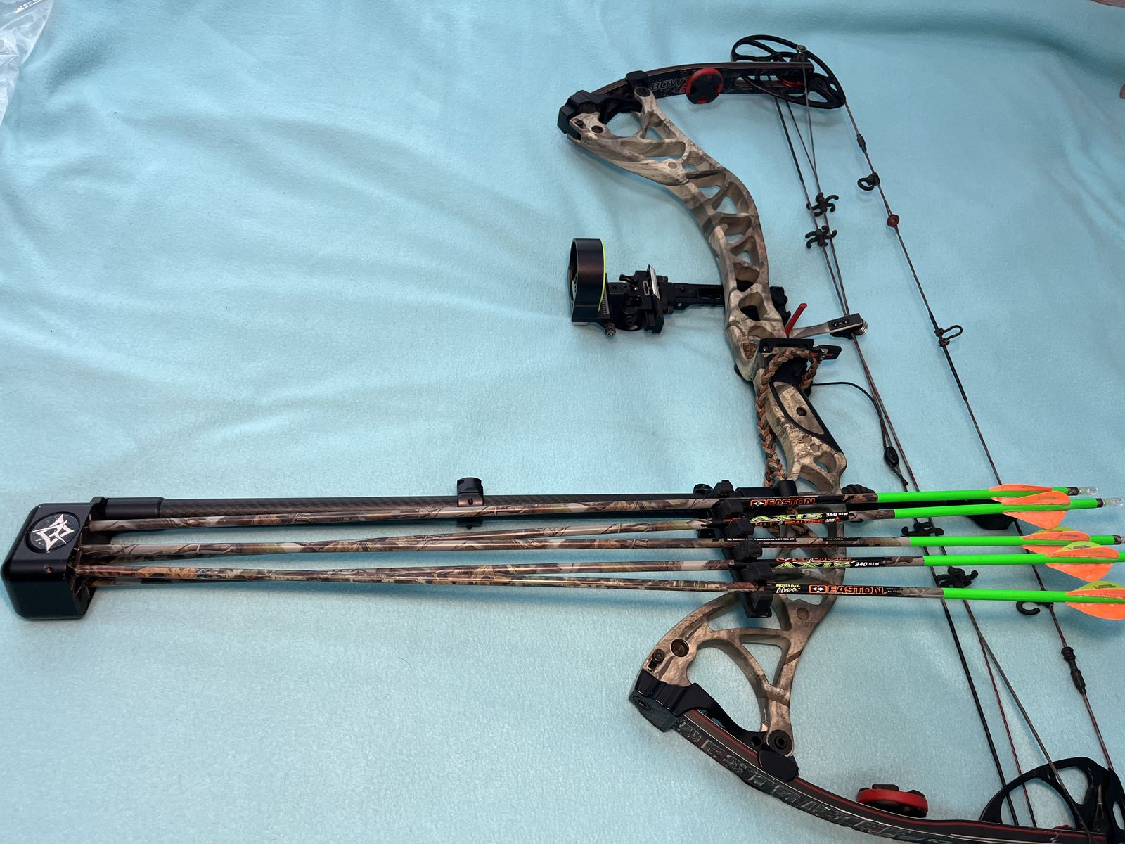 •	Bowtech Destroyer 350, 29”, 70# Bow - BOWHUNTING SETUP - HIGH QUALITY ARCHERY ACCESSORIES - LOTS of EASTON ST AXIS ARROWS