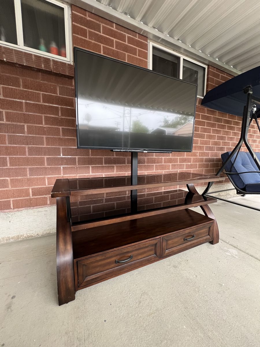 Costco Entertainment Center + Toshiba 1080p TV