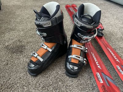 Men's Skis and Boots size 9.5-10