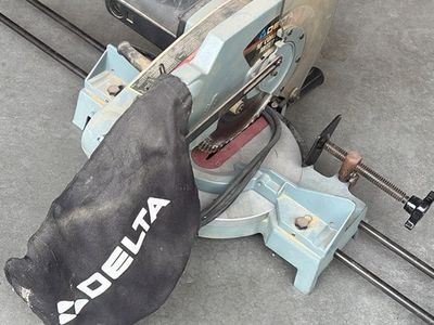 Delta 10 Inch Compound Miter Saw