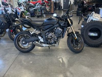 2026 HONDA CB650R E-Clutch Matte Black Metallic -