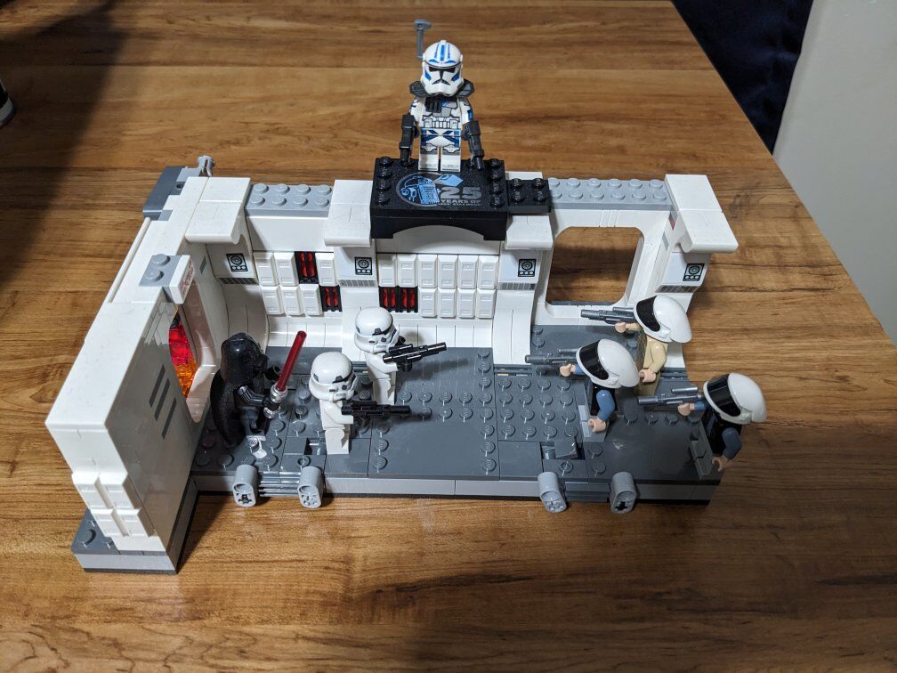 Lego boarding the Tantive IV
