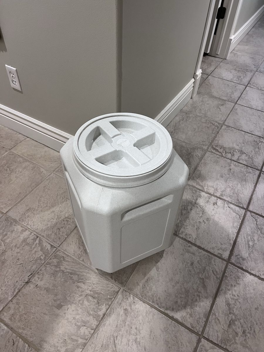 Gamma2 Vittles Vault Plus 50 lb Pet Food Storage Container Airtight Light Gray