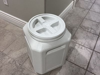 Gamma2 Vittles Vault Plus 50 lb Pet Food Storage Container Airtight Light Gray