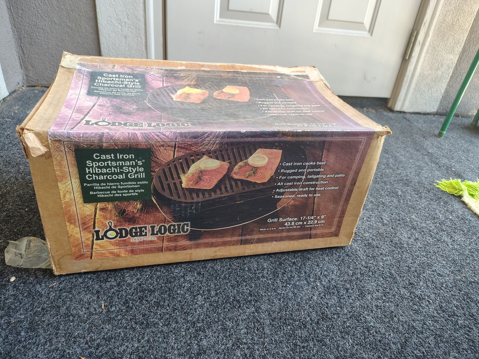 Lodge Logic Cast Iron Sportsman's Hibachi-Style Charcoal Grill - 17.25" x 9"