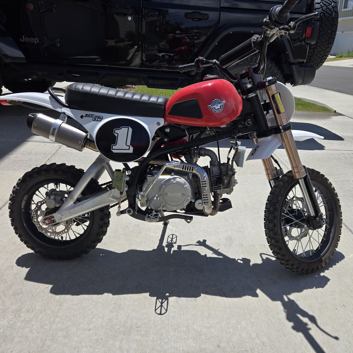 Busacadero Custom Motorcycles BSX 140 Mini Dirt Bike - Red, White, Black